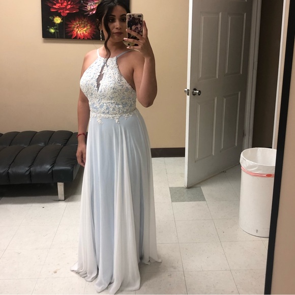 Light blue gown - Picture 3 of 5